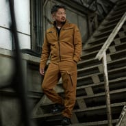 ブラック