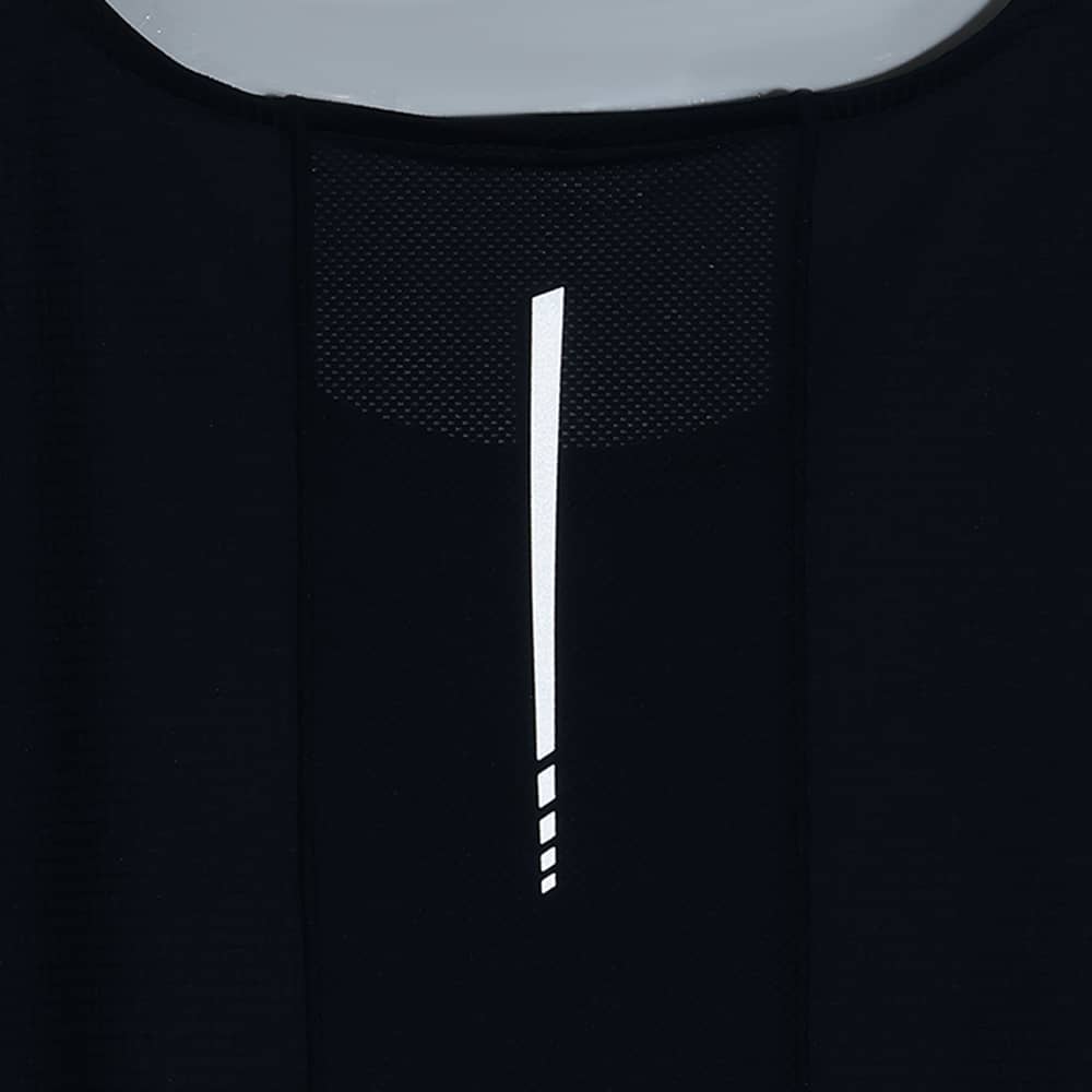 ブラック