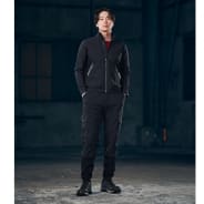 ブラック